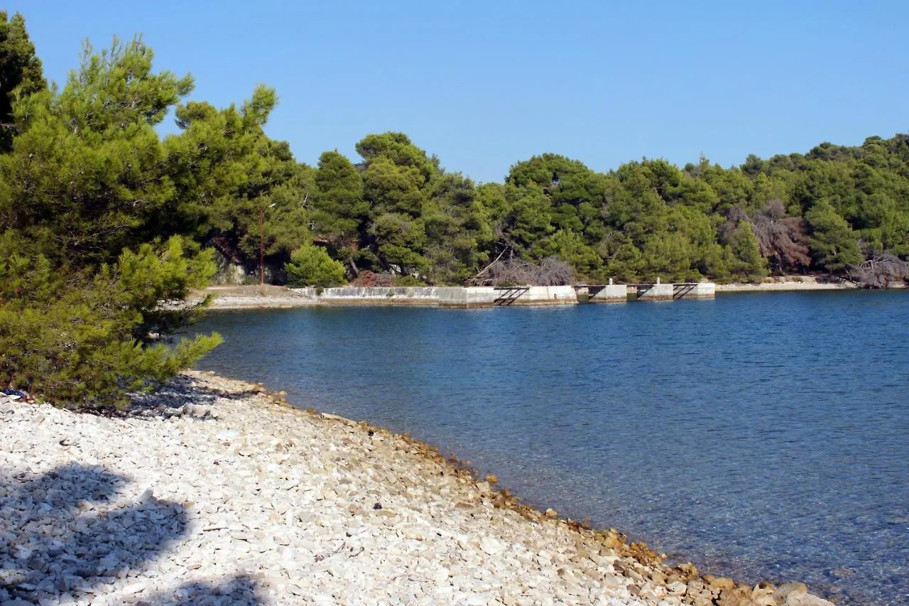 Apartments With A Parking Space Stinjan, Pula - 20816 Croatia