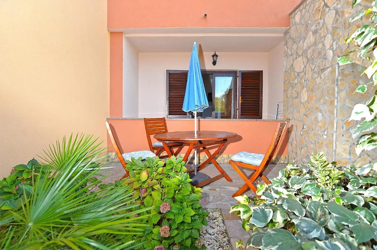 Apartments With A Parking Space Stinjan, Pula - 20816